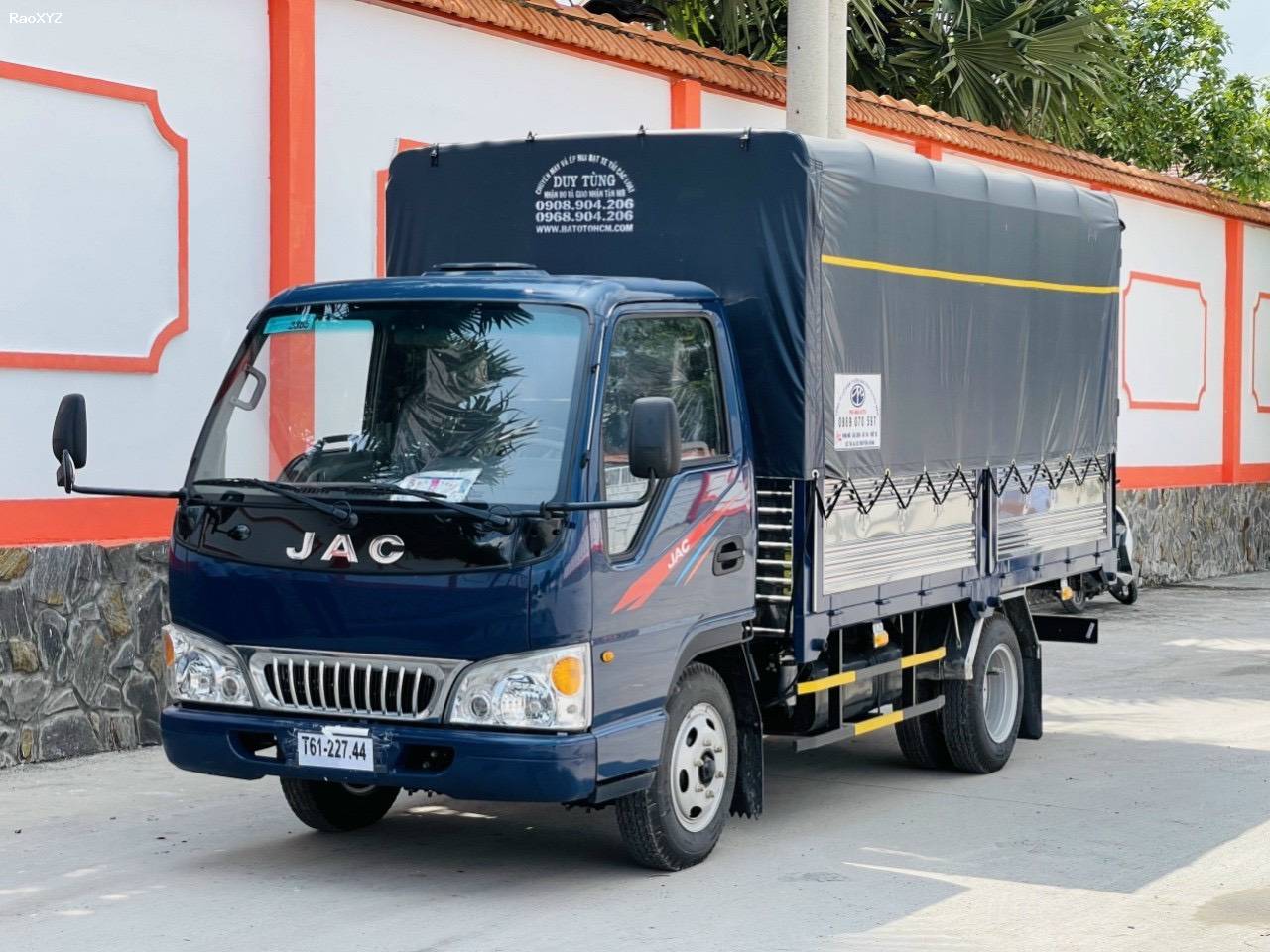 Xe tải JAC L240 thùng mui bạt đời 2021