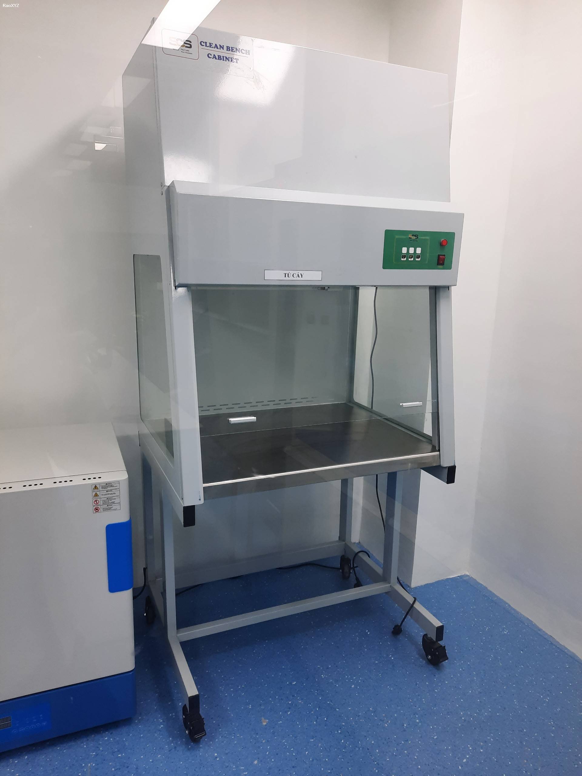 Tủ cấy vi sinh dòng khí thổi đứng kích thước 900mm -SCS Lab - phục vụ nuôi cấy đông trùng hạ thảo, nuôi cấy vi sinh