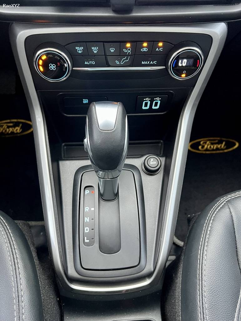 Ford Ecosport TITANIUM 2019 số tự động bản full, xe zin 100%