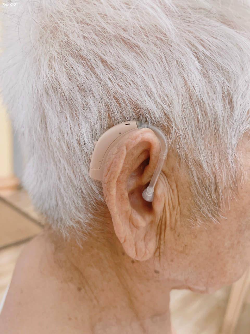 TẠI NHÀ: Đo tai và thử máy trợ thính tại nhà.