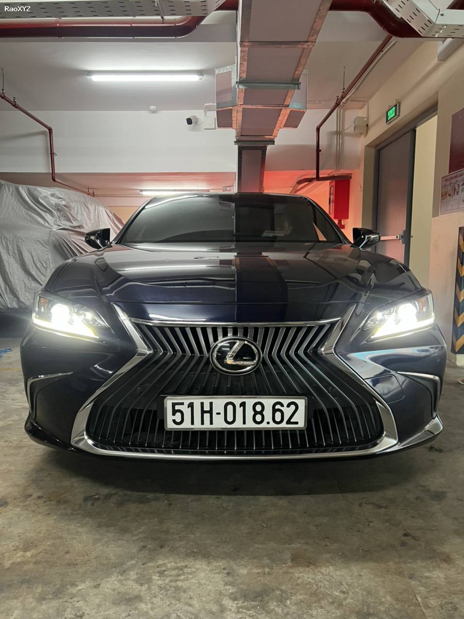 Lexus ES250 sản xuất 2018 đăng ký 2019