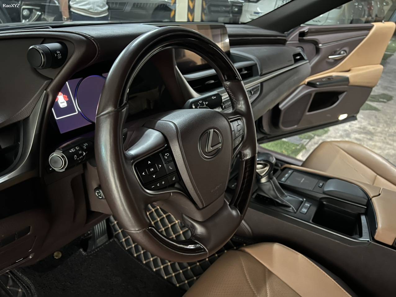 Lexus ES250 sản xuất 2018 đăng ký 2019