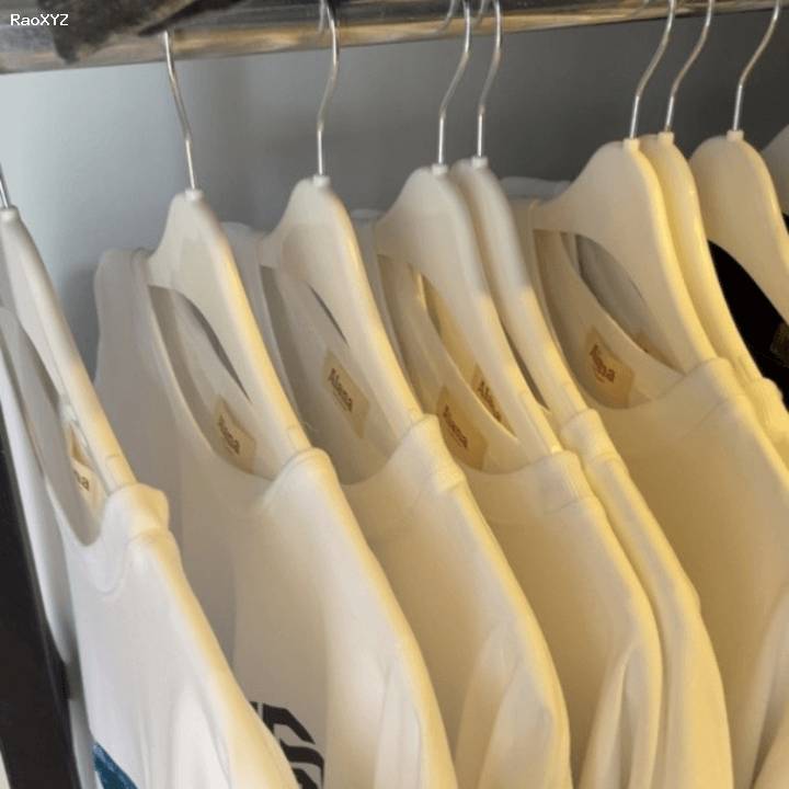 Móc nhựa trắng treo quần áo giá sỉ cho shop thời trang tại tphcm,