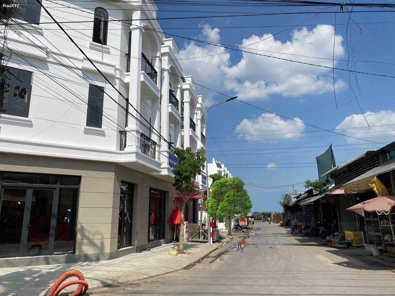 Nhà phố Phước Điền Bình Chuẩn, Thuận An, Giá 3.9 tỷ/căn, TT 30% nhận nhà ngay