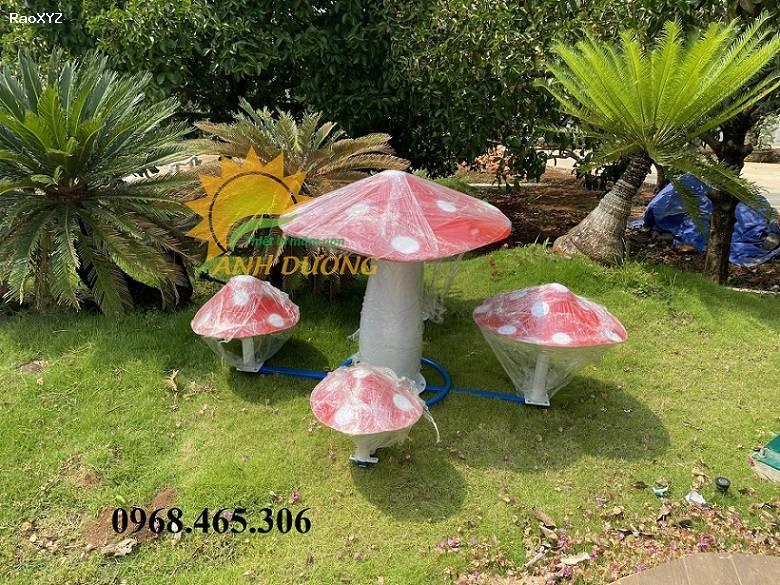 Bộ tượng cây nấm bằng nhựa composite dành cho sân vườn