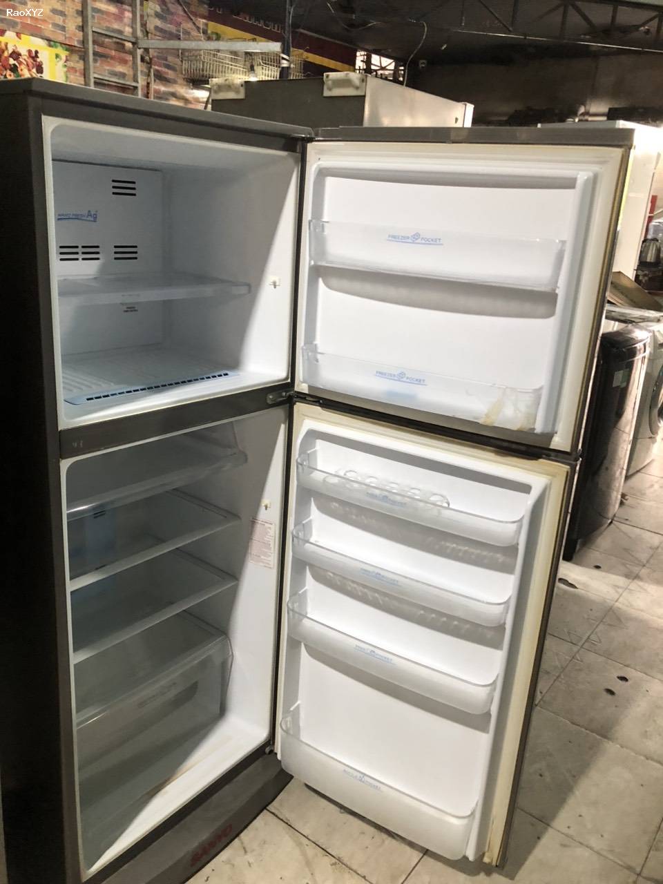 Tủ lạnh sanyo 245lit không bám tuyết