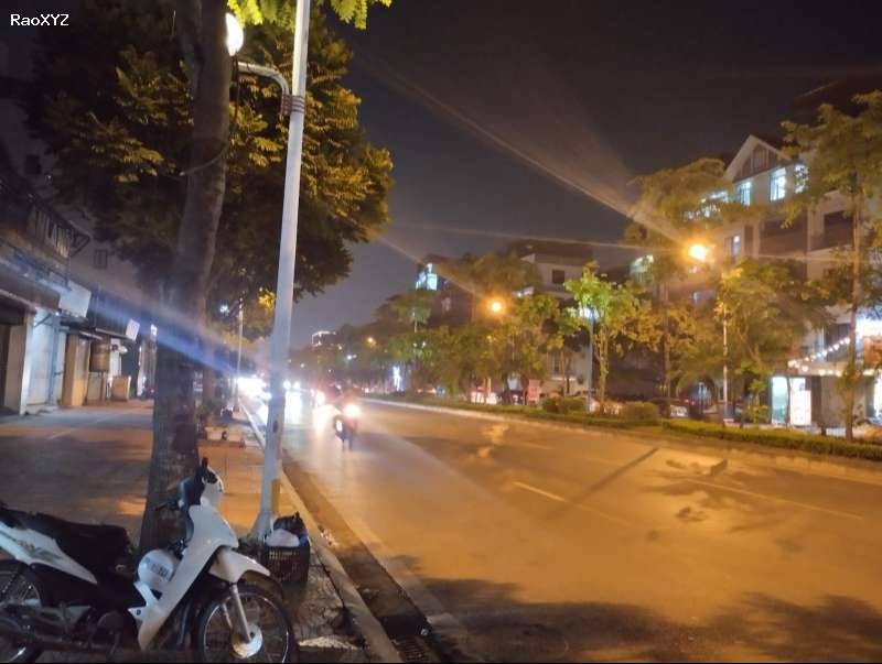 Mặt phố Cổ Linh, Long Biên, vỉa hè rộng, KD kết nối giao thương 57m, mặt: 5m, 10 tỷ 8