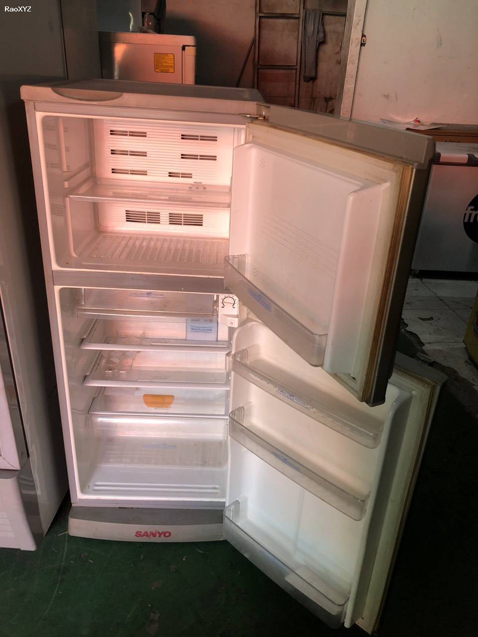 Tủ lạnh Sanyo 185lit không bám tuyết lạnh tốt