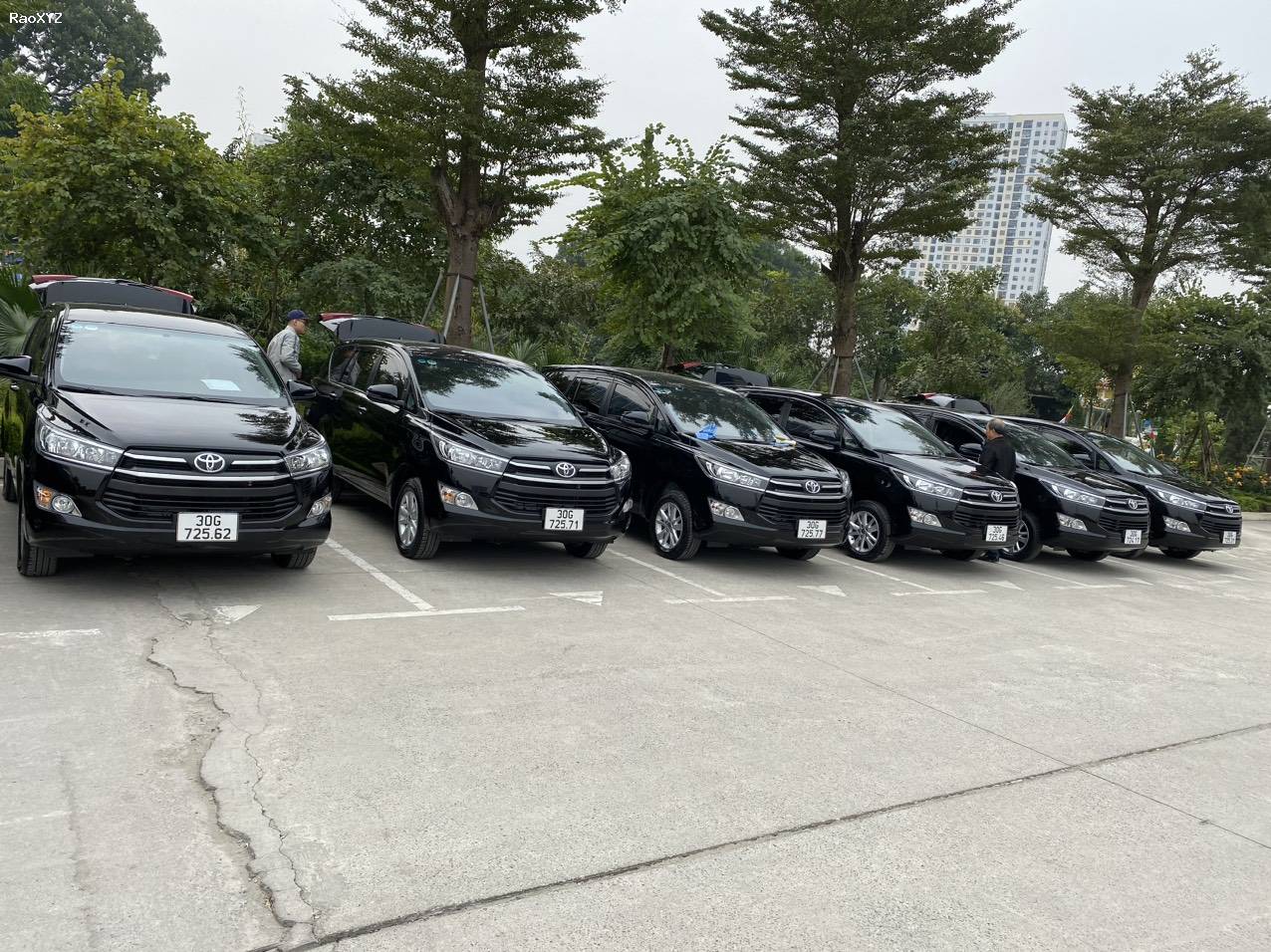 Cty gia đình cần bán xe Toyota Innova màu đen đời 2020