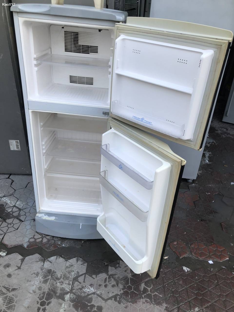 Tủ lạnh sanyo 130lit không bám tuyết giá rẻ