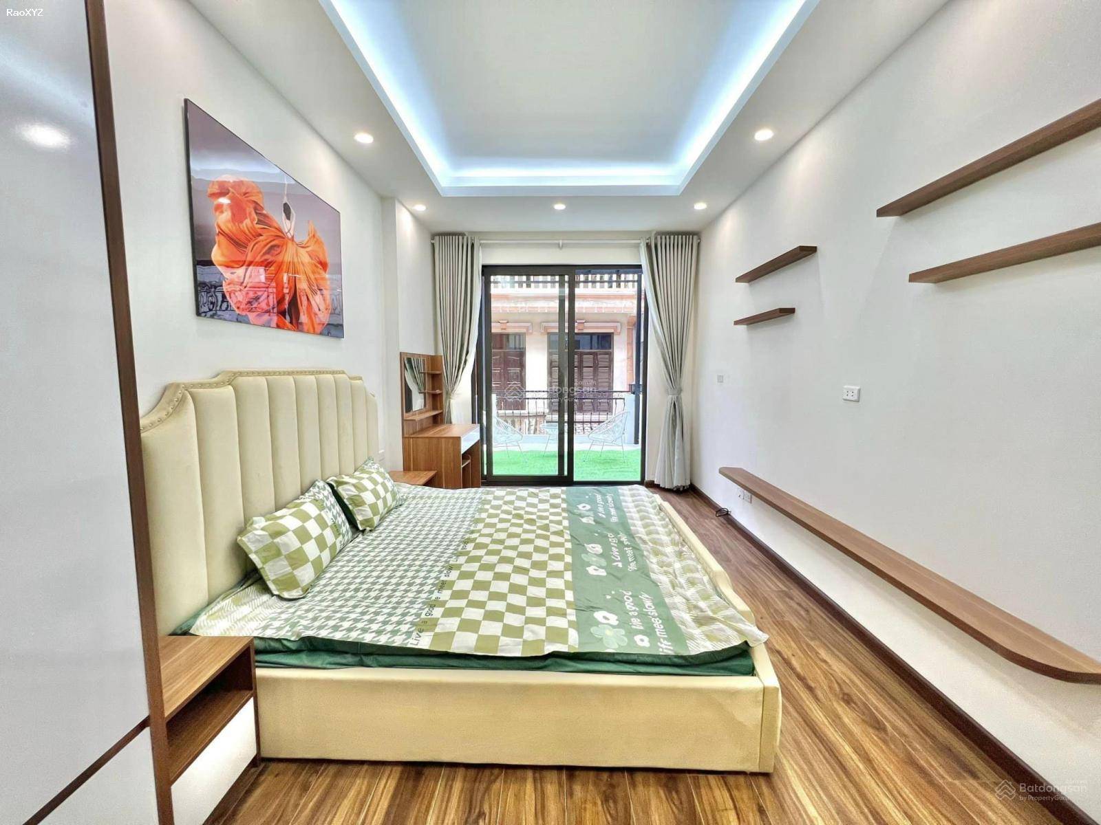 Bán nhà Hoàng Quốc Việt Cầu Giấy 4 tầng 3 ngủ + wc. Nhà mới kinh doanh sầm uất. Giá hơn 5 tỷ