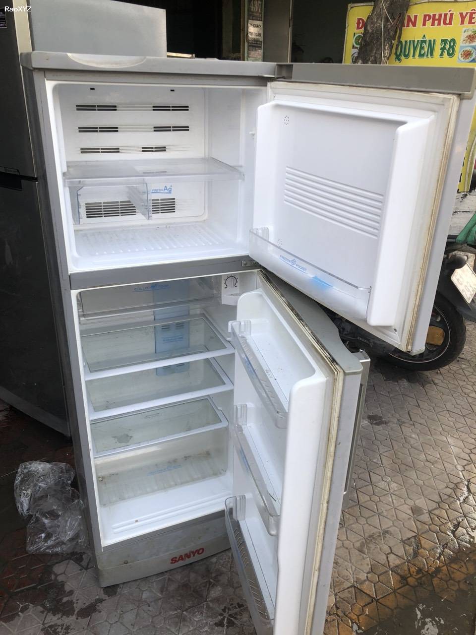 Tủ lạnh Sanyo 186lit ít tốn điện không bám tuyết
