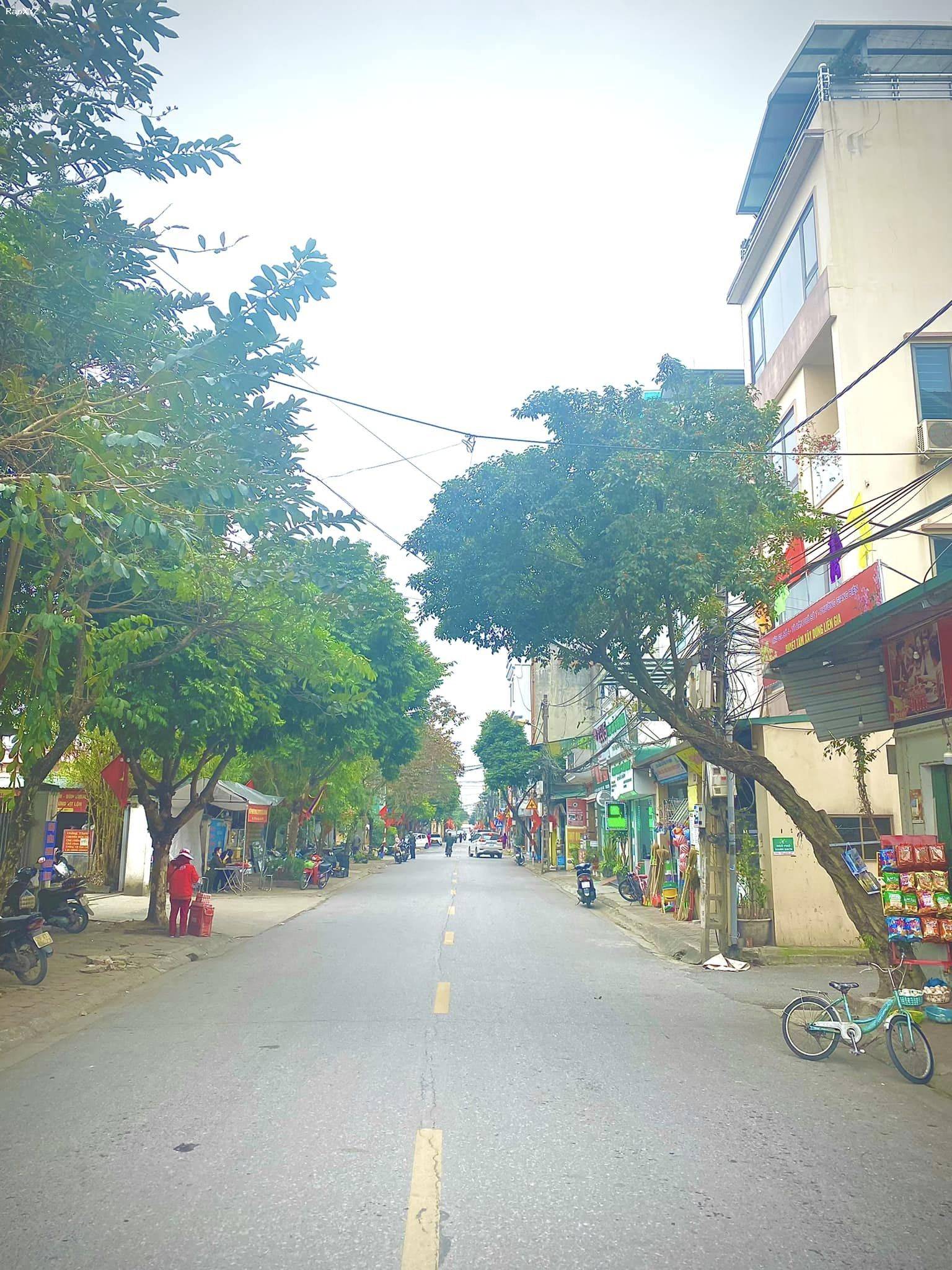 Bác em cần bá n  gấp  mảnh đất  siêu nét  tại phố Kẻ Tạnh - Giang Biên để lo việc gia đình.