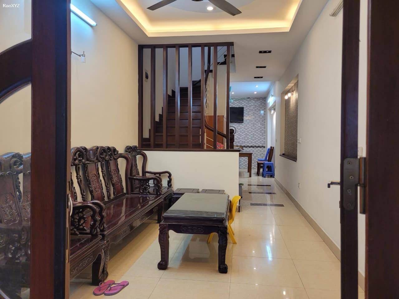 Cho thuê nhà ngõ phố Định Công, 50m x4 tầng , 4 ngủ , 3 wc giá 13 triệu/tháng