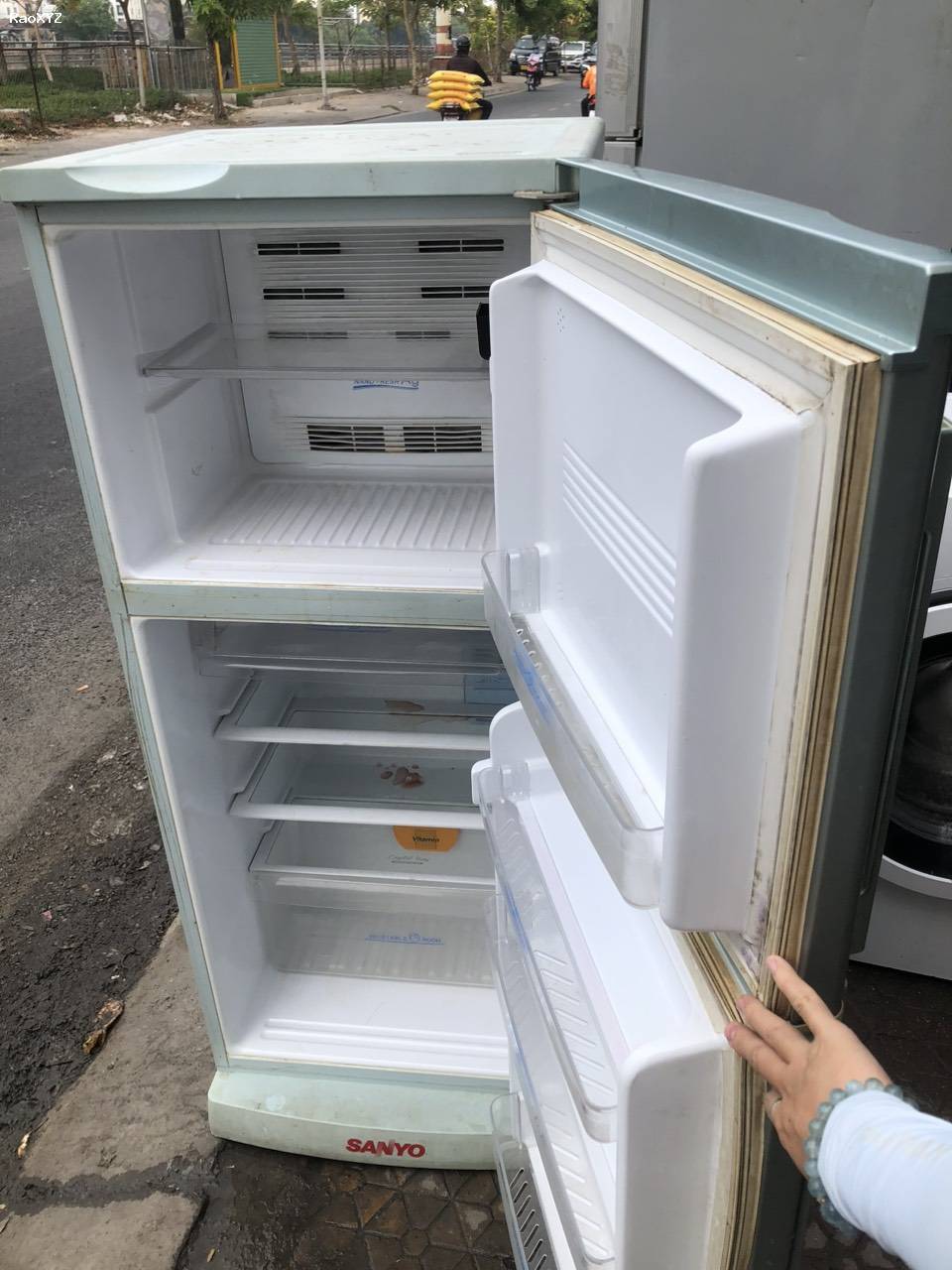 Tủ lạnh Sanyo 170lit không bám tuyết