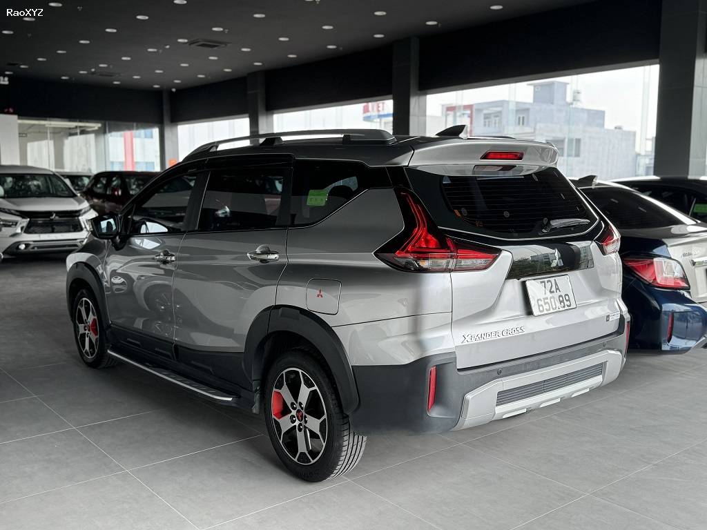 BÁN XE Mitsubishi Xpander Cross Bạc 2022 form mới