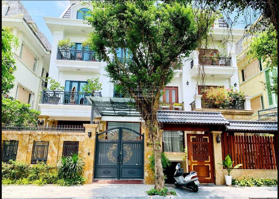 Cần tiền bán căn biệt thự Linh Đàm 245m2 x 4 tầng, giá 30 tỷ, SĐCC, đang cho thuê
