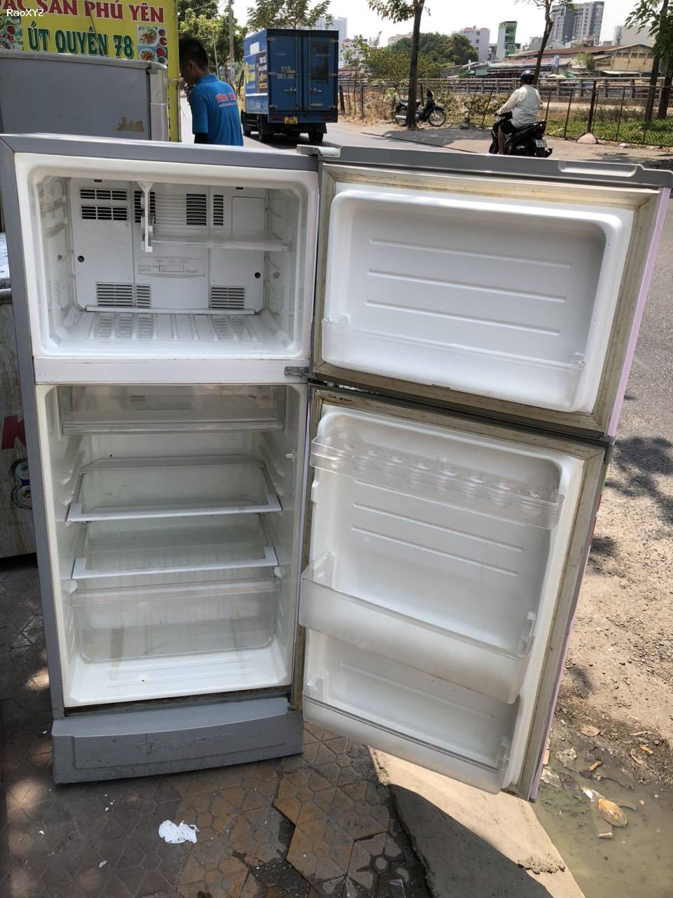 Tủ lạnh Sharp 165lit không bám tuyết giá tốt