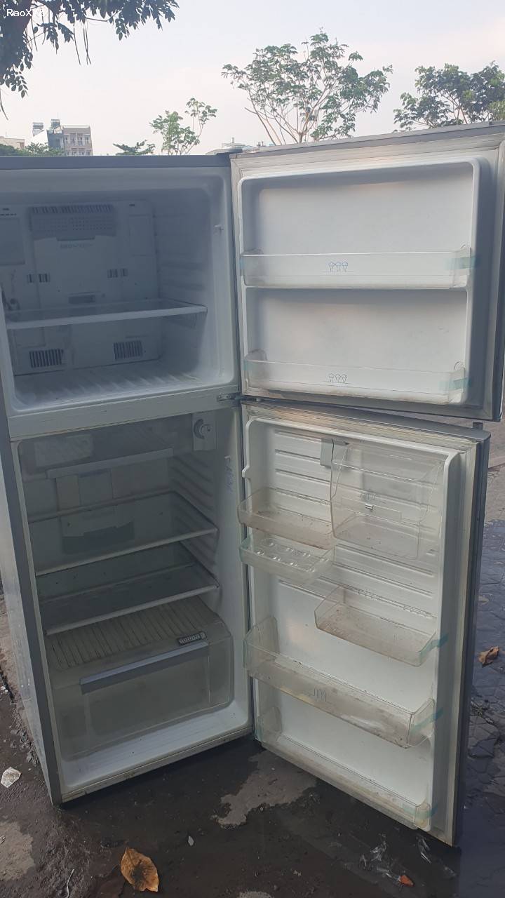 Tủ lạnh Electrolux 281lit không bám tuyết giá tốt