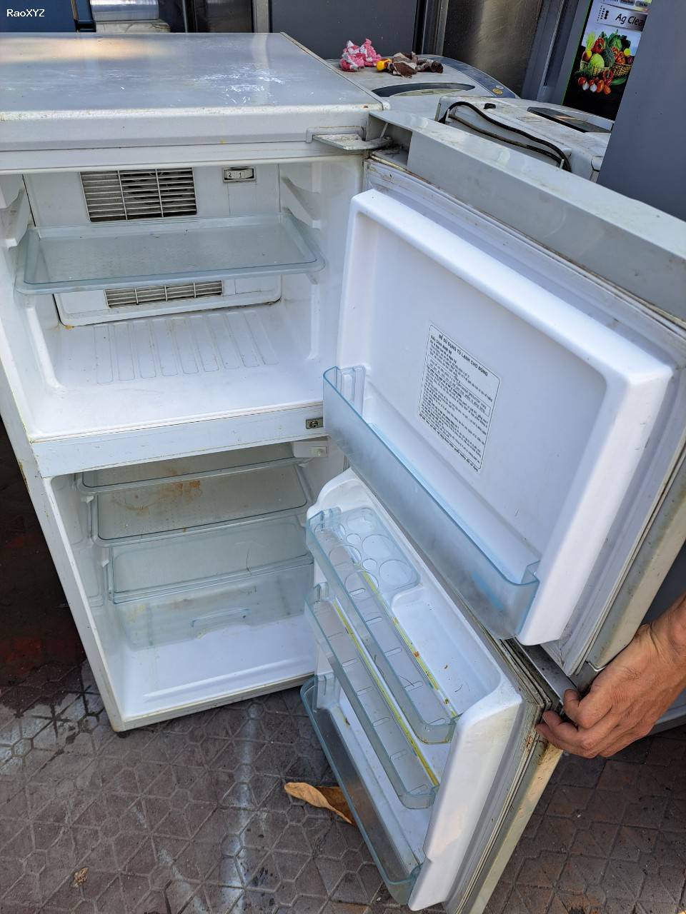 Tủ lạnh Toshiba 120lit không bám tuyết đã qua sử dụng