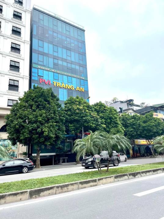 Bán nhà mặt phố Hồng Tiến 95m2 - MT quyền lực vỉa hè đá bóng - kinh doanh sầm uất TC hơn 30 tỷ