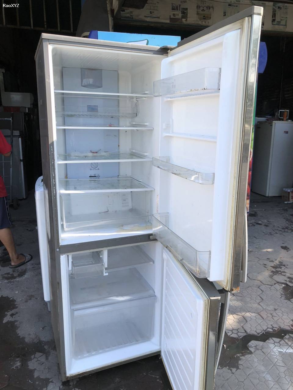 Tủ lạnh Sanyo 301lit ngăn đá dưới giá tốt