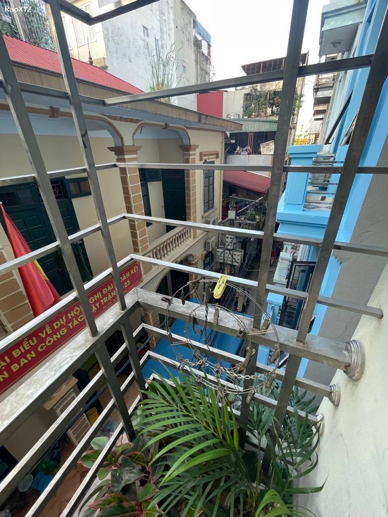 Nhà 6 tầng Nguyễn Đình Hoàn, Cho thuê kinh doanh online, căn hộ dịch vụ. Ngõ nông, thông Hoàng Quốc Việt