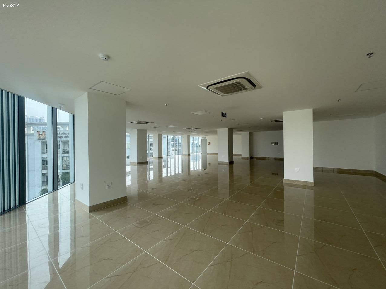 Siêu hót cho thuê nhà mặt phố mới toanh lô góc 24m, Trần Thái Tông, DTSD 3000m2 gồm 10 tầng
