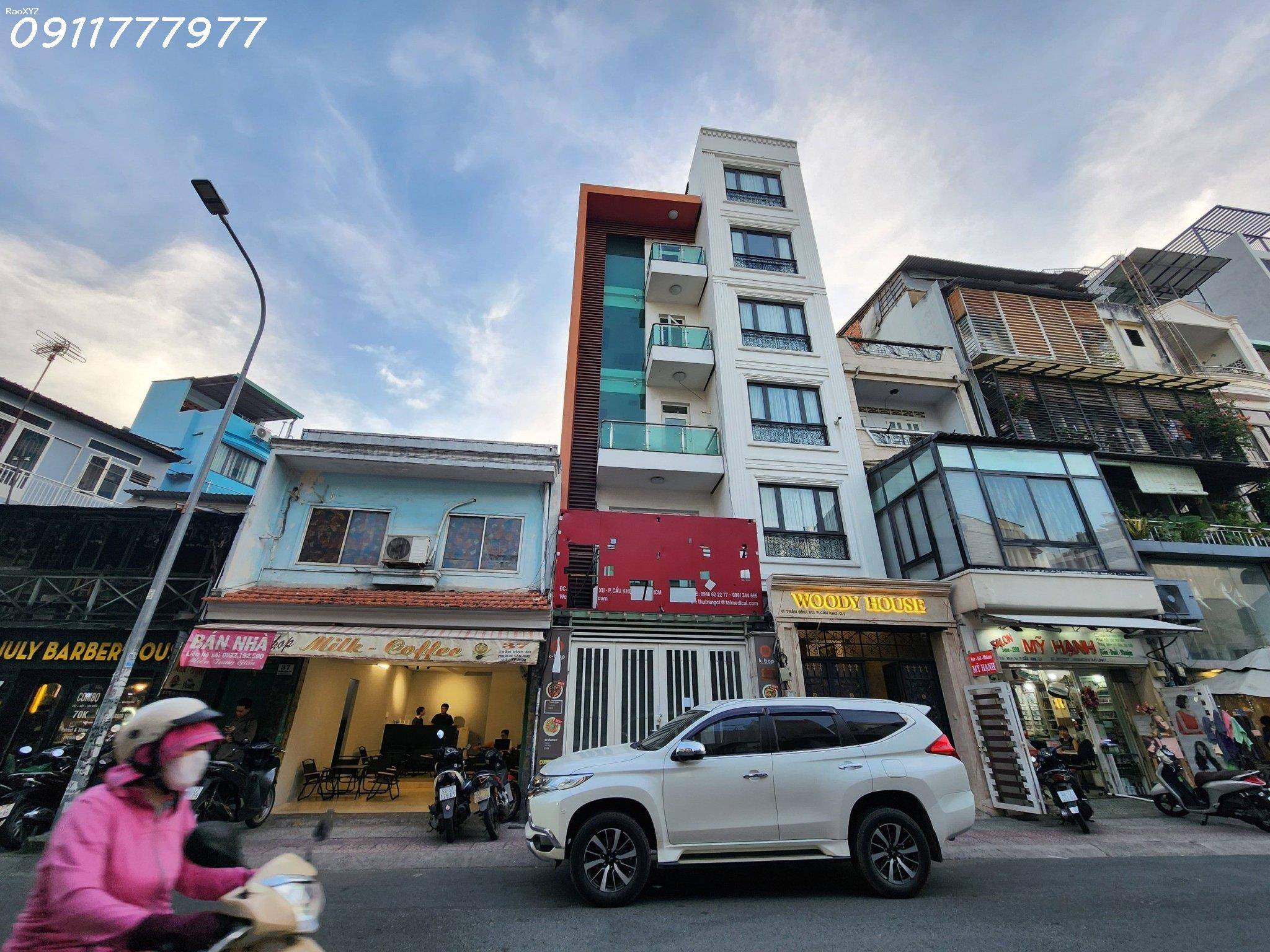 Bán nhà mặt tiền Trần Đình Xu, Quận 1. DT 72m2, 5 tầng, thang máy. Giá 32 tỷ thương lượng