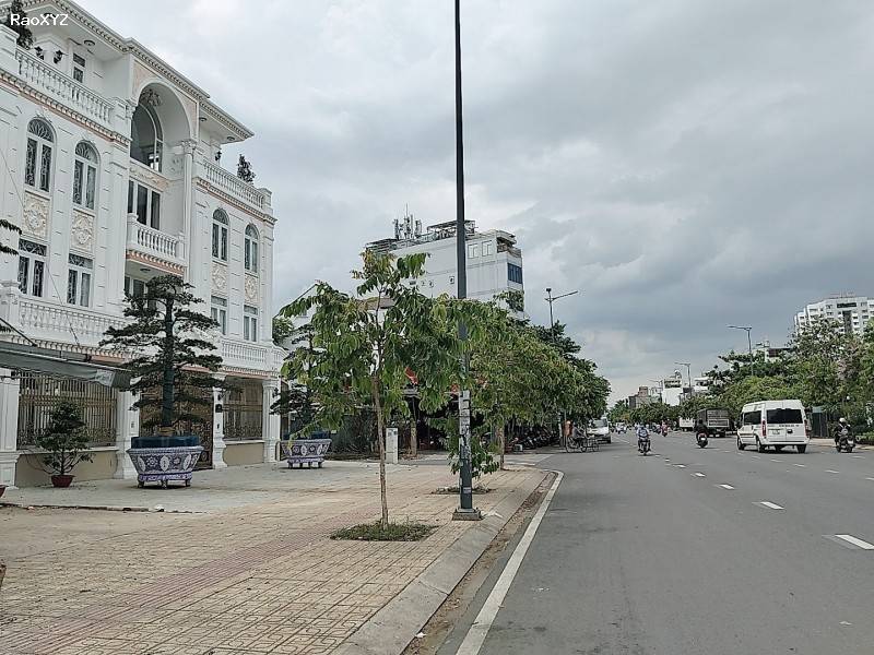 Bán nhà mặt tiền Tô Hiệu, Tân Phú, dt 4.3m x 24m, 103m2, đường rộng 30m, giá 24 tỷ