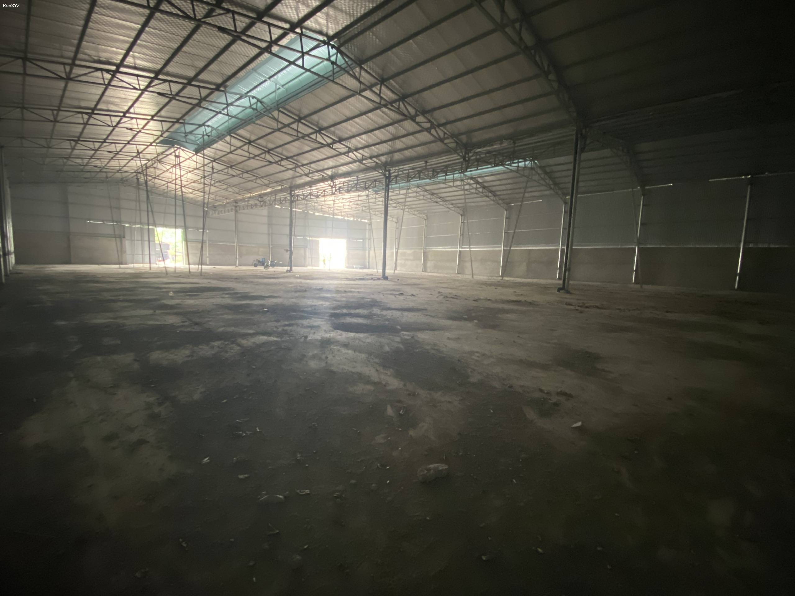 Cho thuê kho xưởng tại Hồng Vân, Thường Tín, Hà Nội. Diện tích 2000m xưởng cao 9m  xe container đỗ cửagiá 60k/m