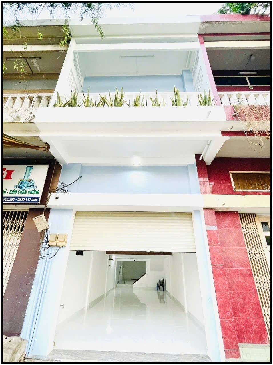 Top nhà phố vị trí đẹp 4 x 20m 1 trệt 3 lầu Hồng Bàng Q6 TP.HCM
