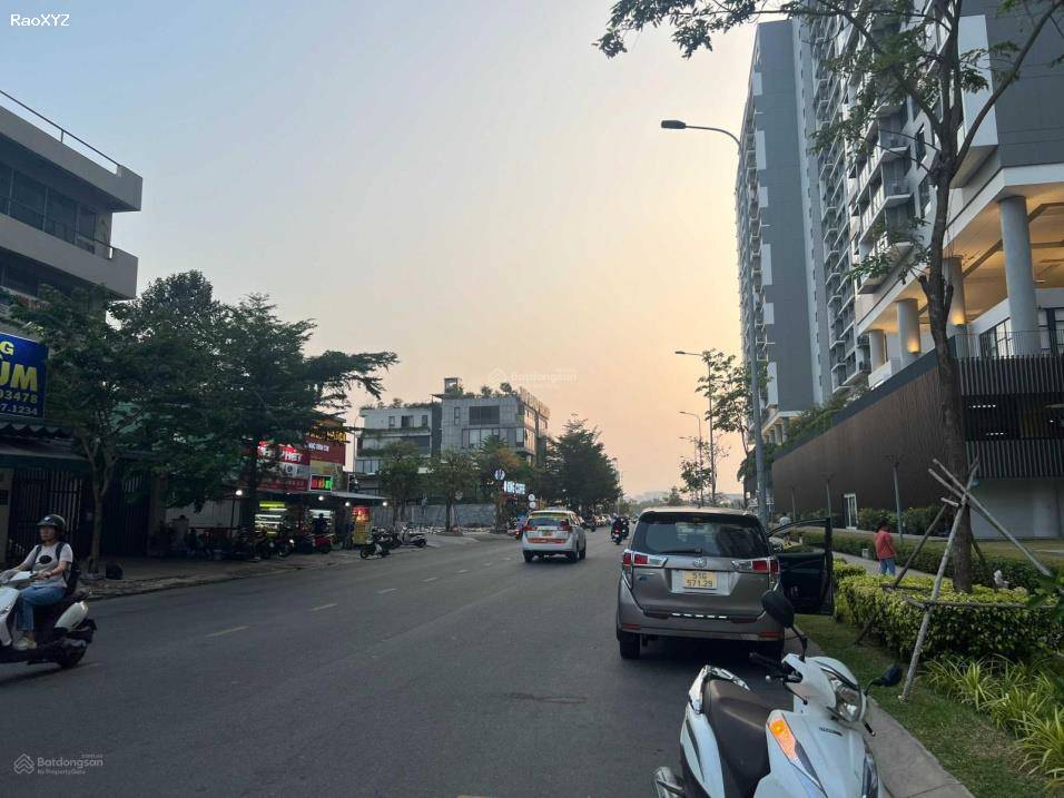 Cần bán lô đất I31 dự án Huy Hoàng, mặt tiền đường Tạ Hiện 25m, 8x18m LH: 0344600179