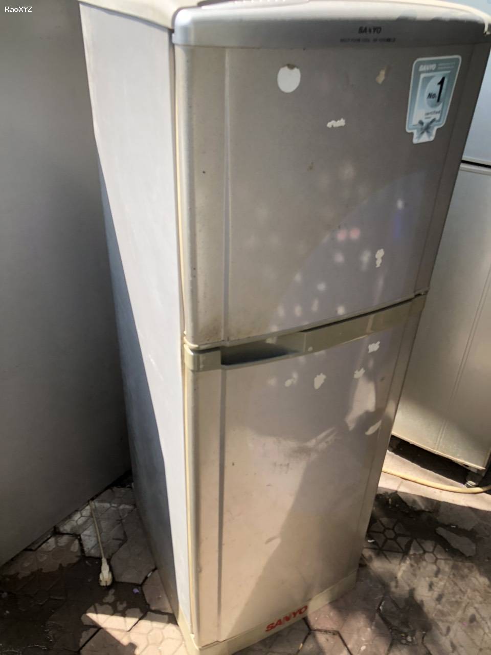 Tủ lạnh Sanyo 150lit không bám tuyết giá tốt