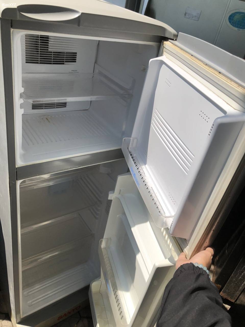 Tủ lạnh Sanyo 150lit không bám tuyết giá tốt